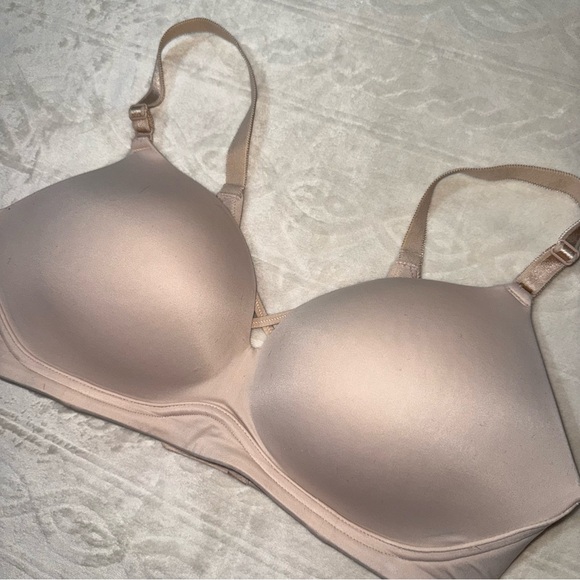 Torrid Curve 38DD Wireless Bra - Picture 2 of 5